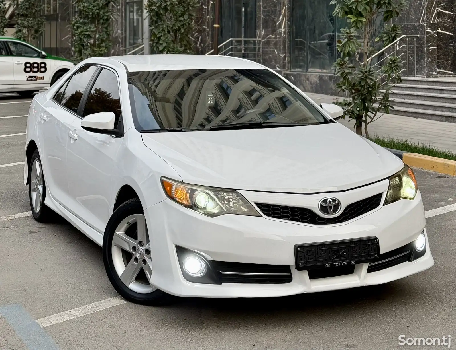 Toyota Camry, 2012-1