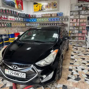 Hyundai Elantra, 2012