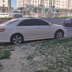 Toyota Camry, 2011