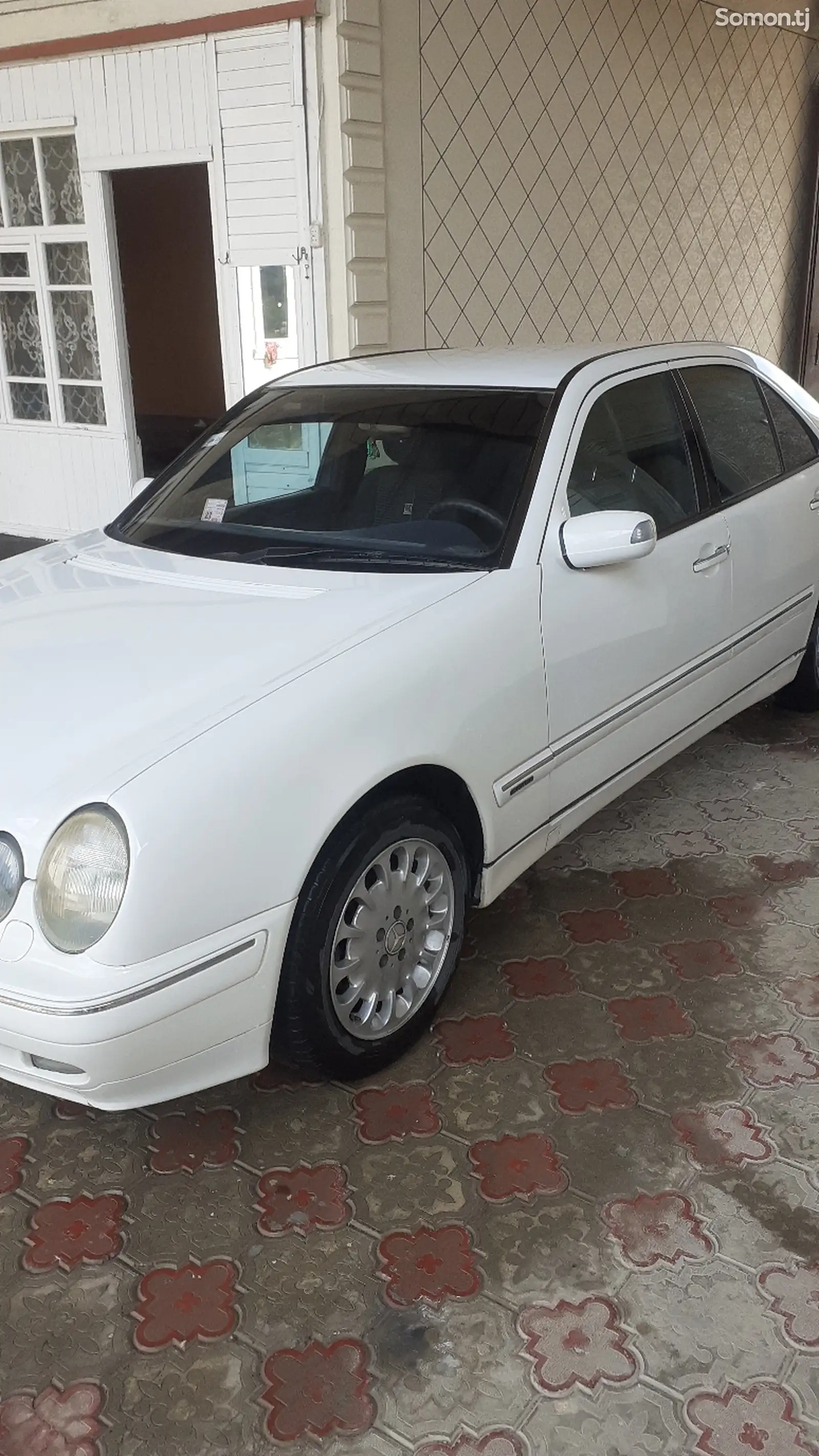 Mercedes-Benz E class, 2000-1