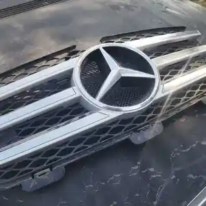 Решетка от радиатора Mercedes Benz GL W164