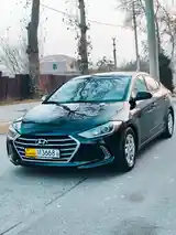 Hyundai Elantra, 2017-3