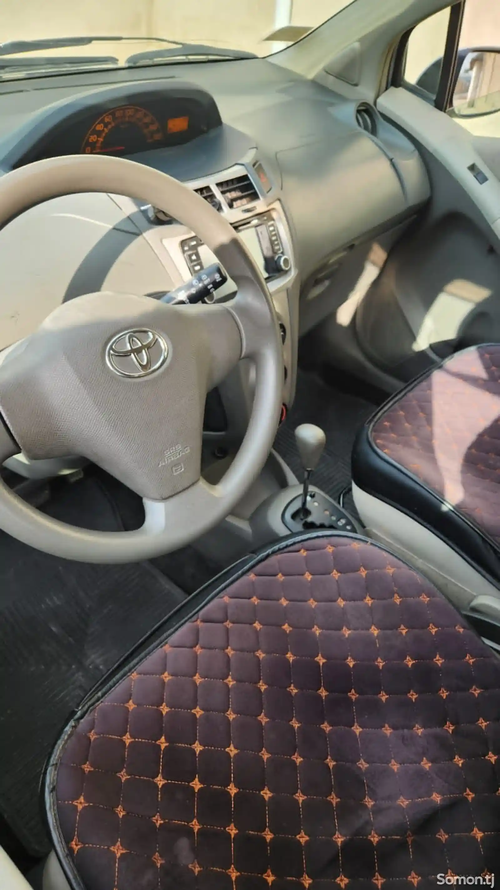 Toyota Vitz, 2010-3