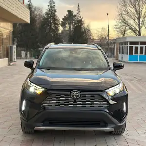 Toyota RAV 4, 2021