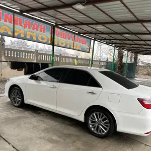 Toyota Camry, 2016