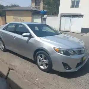 Toyota Camry, 2012