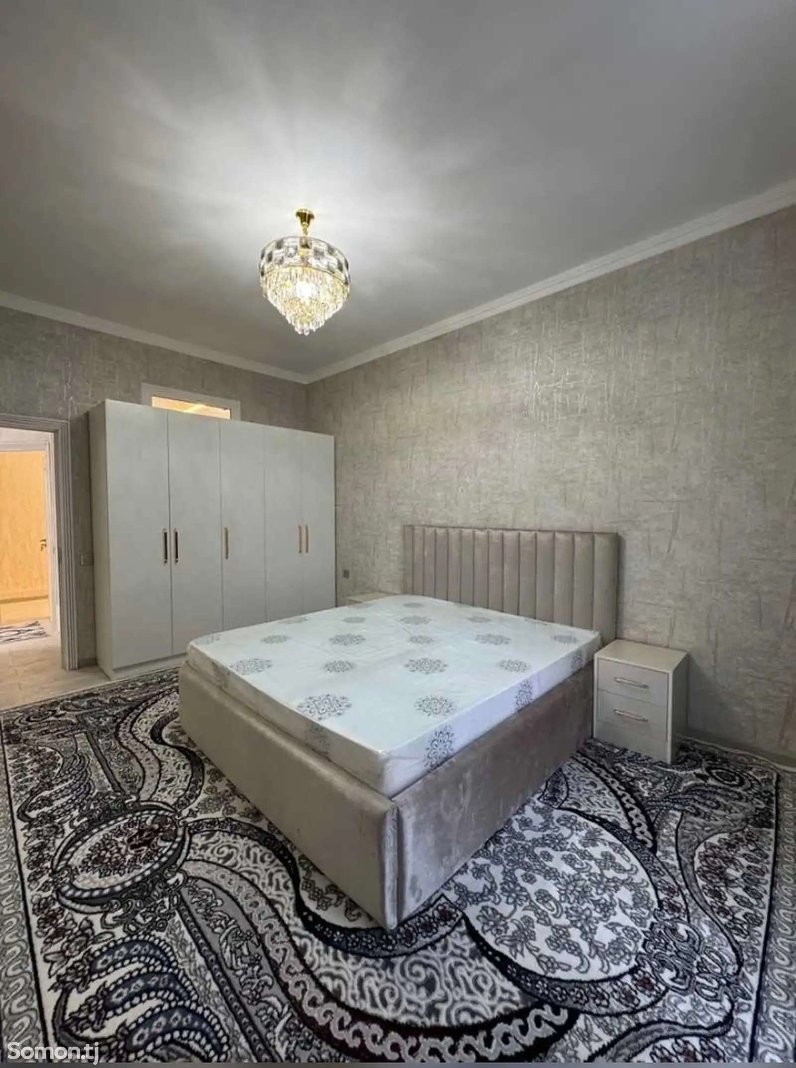 3-комн. квартира, 5 этаж, 100м², Голубой Экран-1