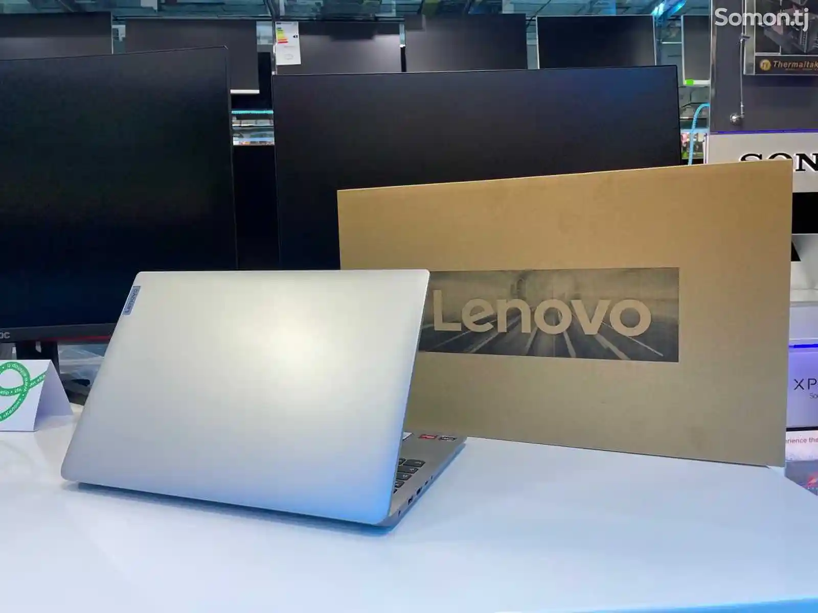 Ноутбук Lenovo AMD Ryzen 3-7320U 8/SSD256GB-1