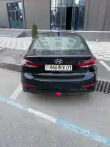 Hyundai Elantra, 2017-5