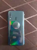 Samsung Galaxy A40-2