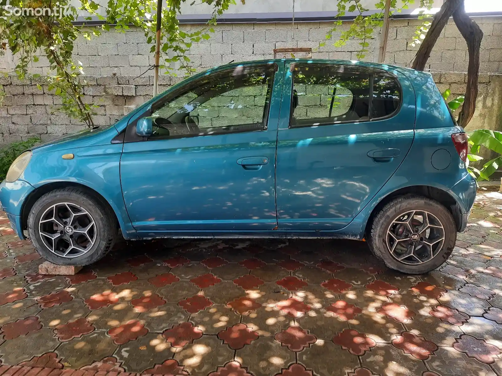 Toyota Vitz, 2001-4