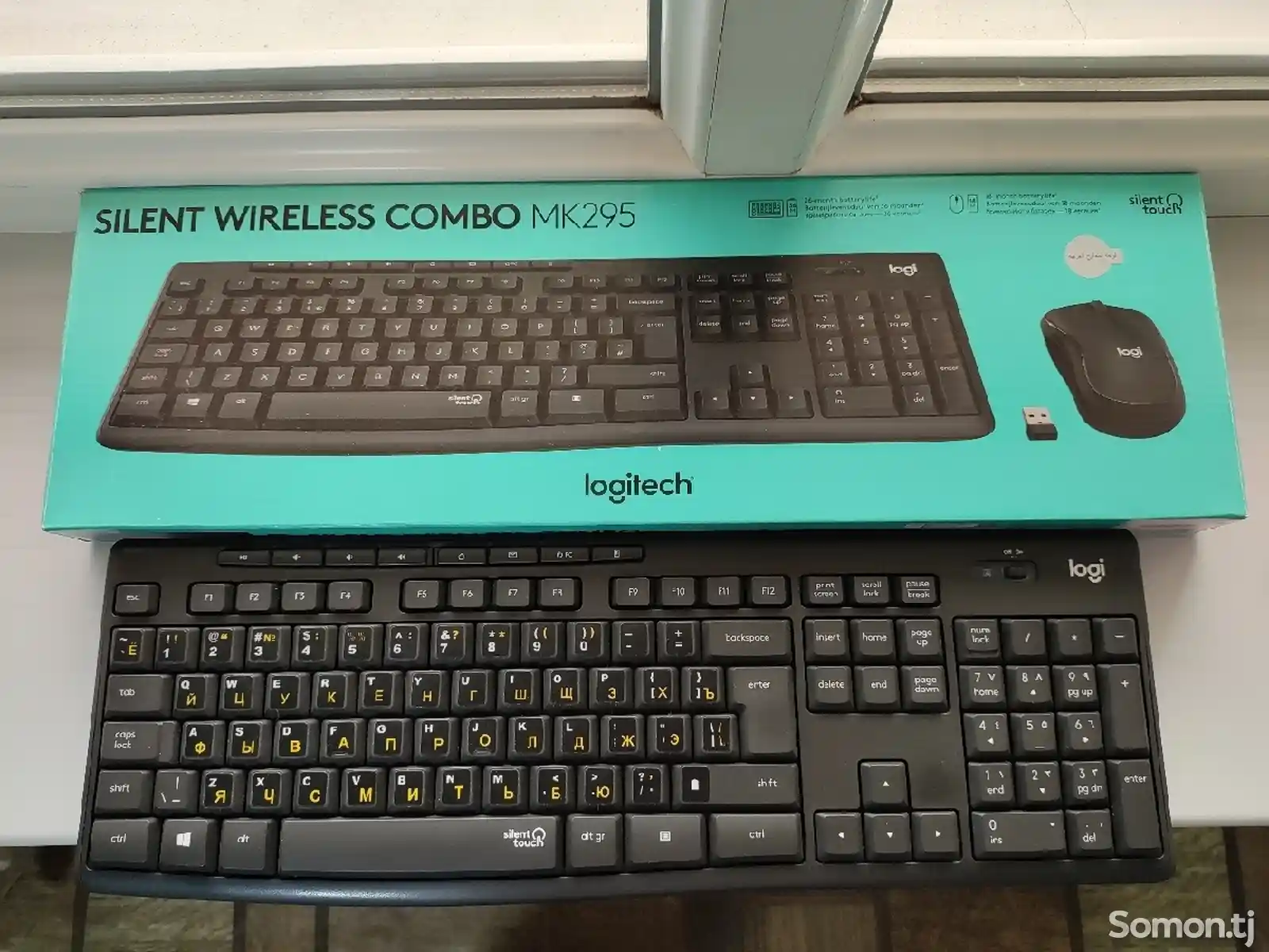 Беспроводные клавиатура и мышь комбо Logitech MK295-1