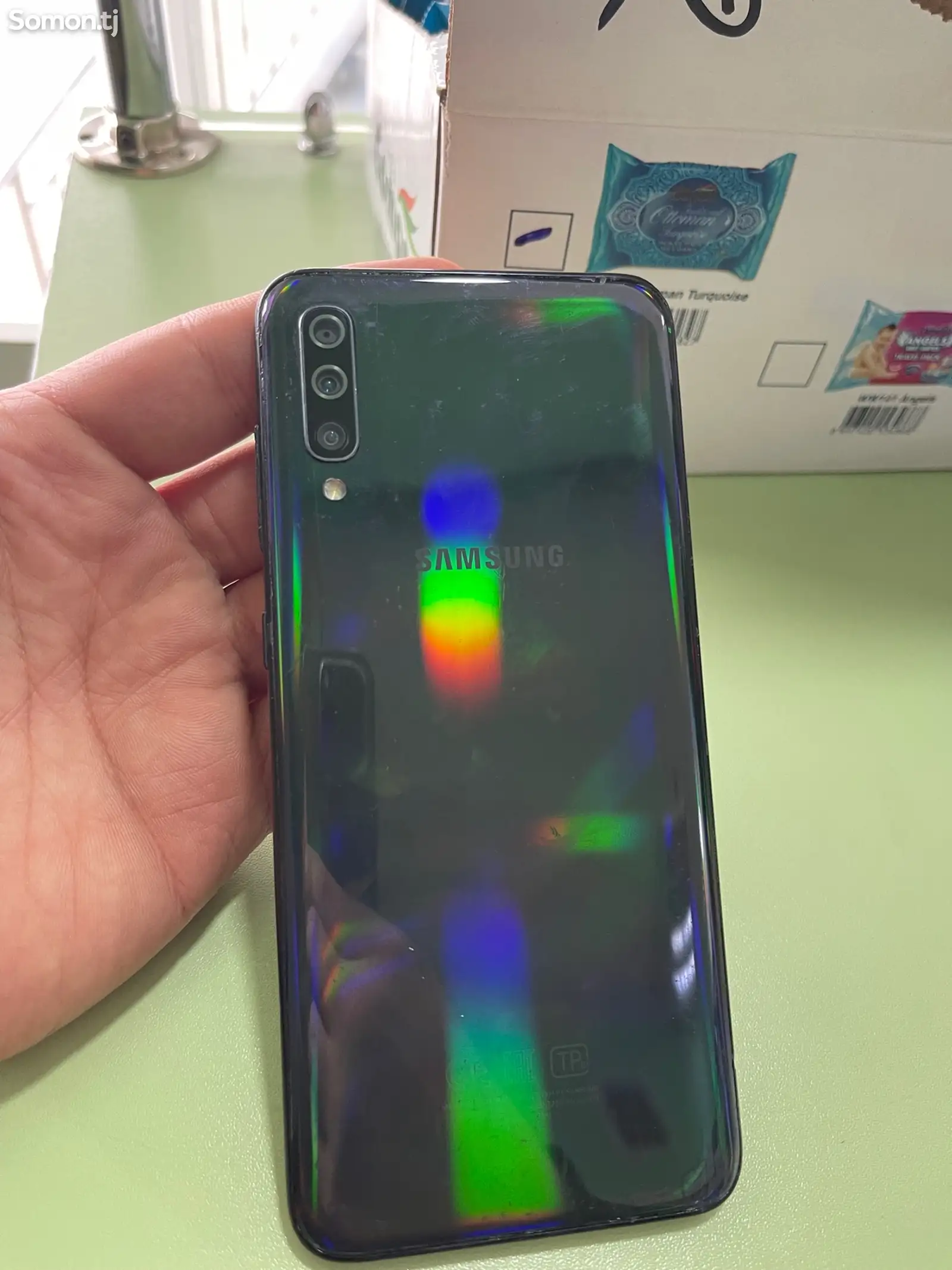 Samsung Galaxy A70-1