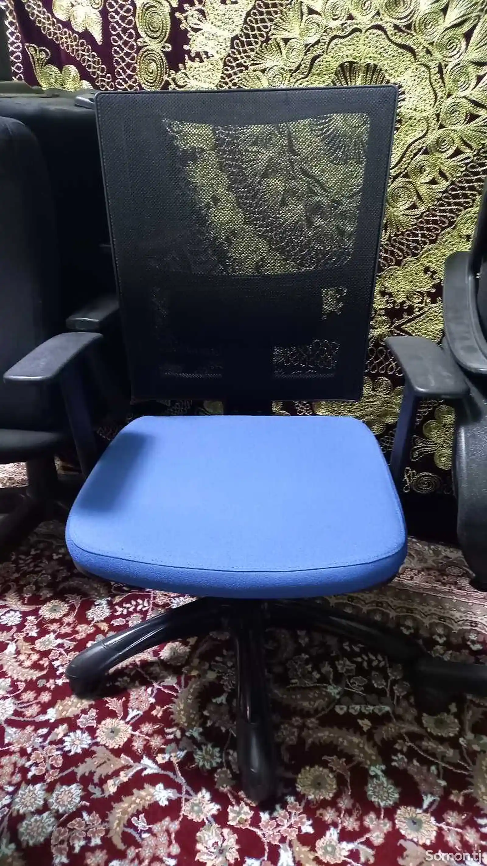 Креслои офиси-1