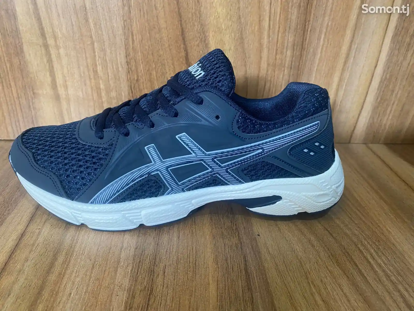 Крассовки ASICS-1