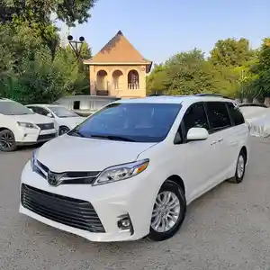 Toyota Sienna, 2015