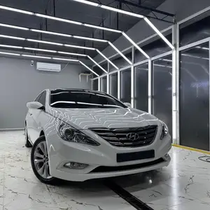 Hyundai Sonata, 2011