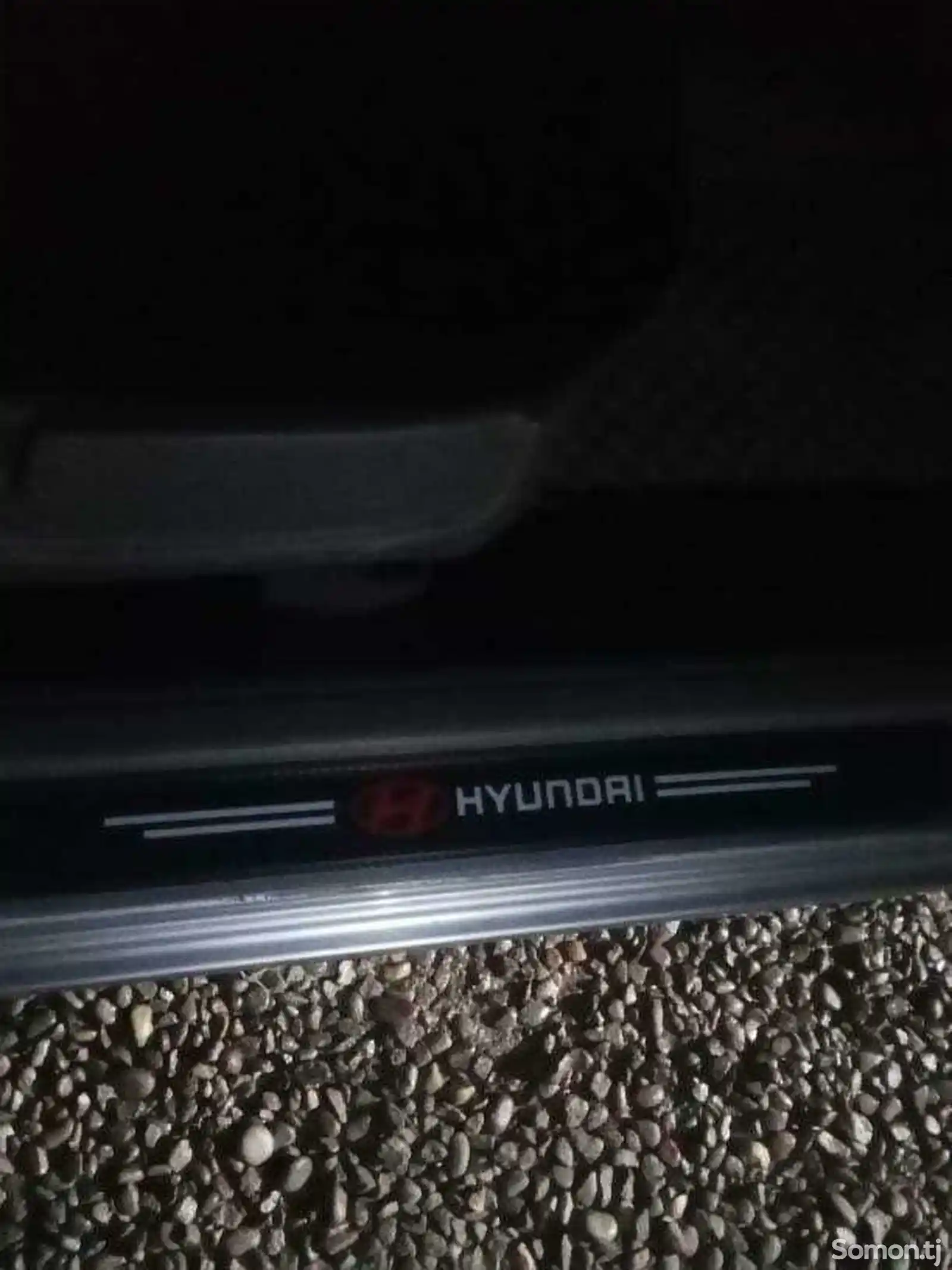 Защитная наклейка на порог от Hyundai-2