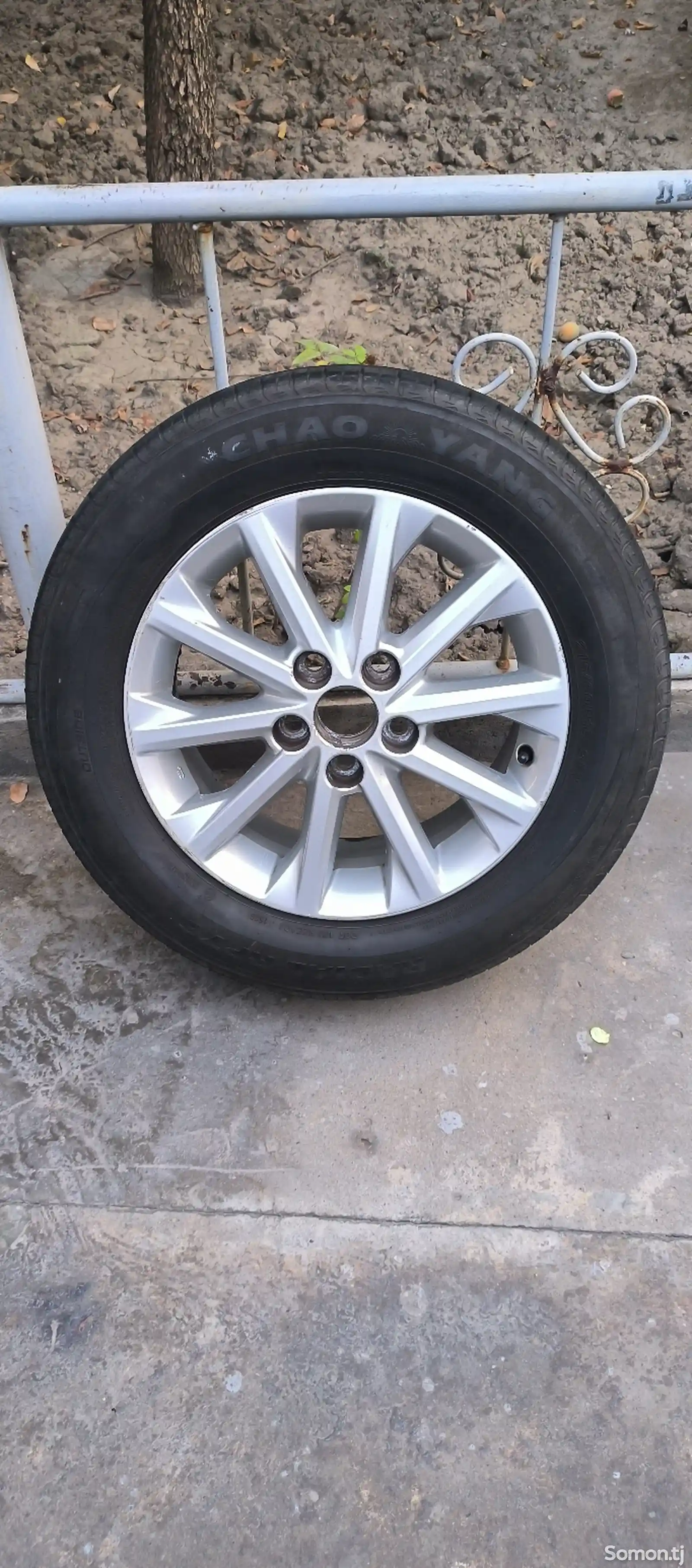 Шины от Toyota Camry 215/60/R16-1