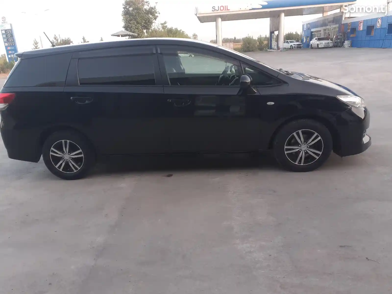 Toyota Wish, 2010-5