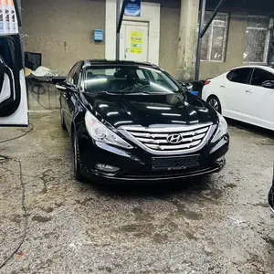 Hyundai Sonata, 2010