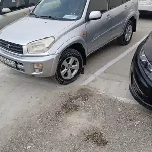 Toyota RAV 4, 2001