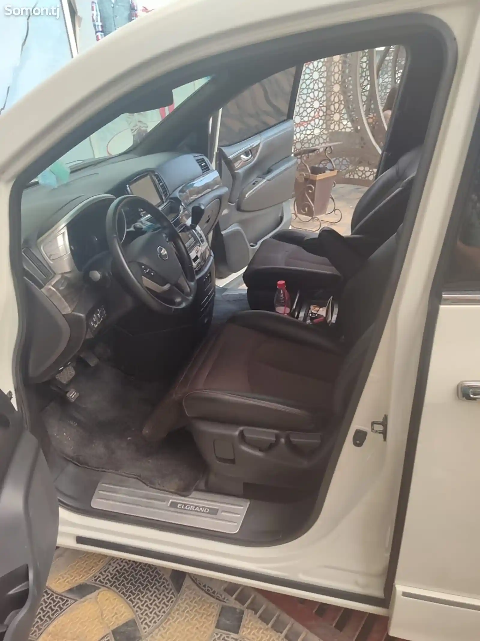 Nissan Elgrand, 2015-9