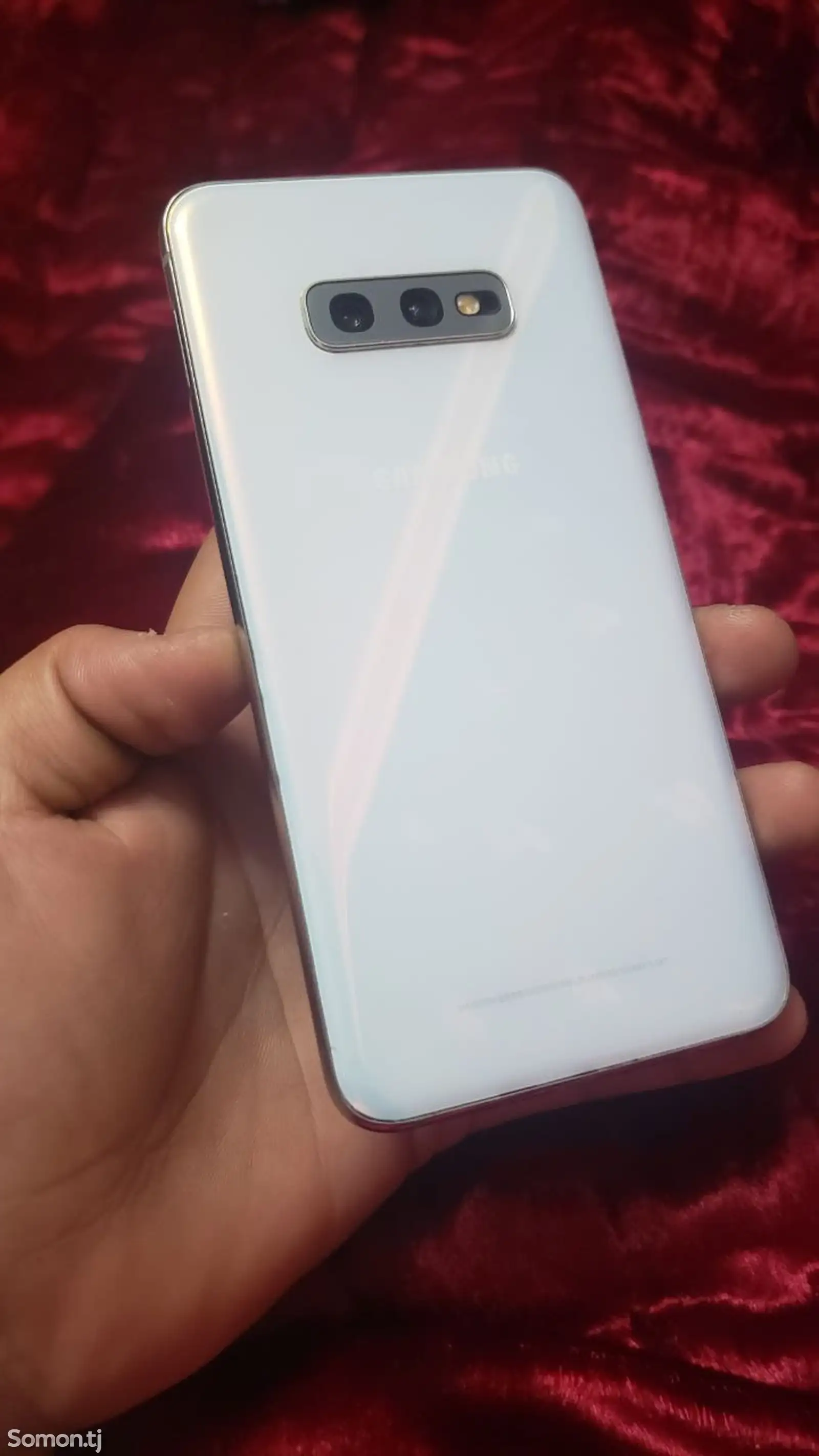 Samsung Galaxy s10e-1