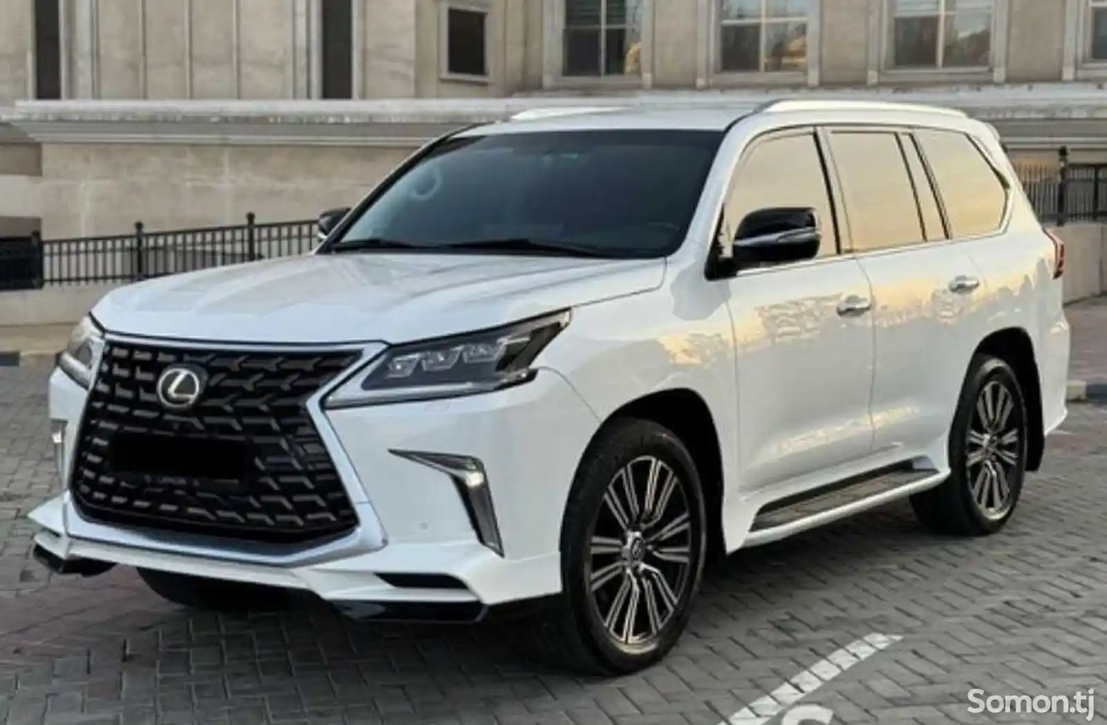 Лобовое стекло на Lexus LX570 2016-2020 2021