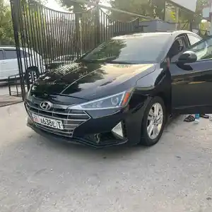 Hyundai Elantra, 2019