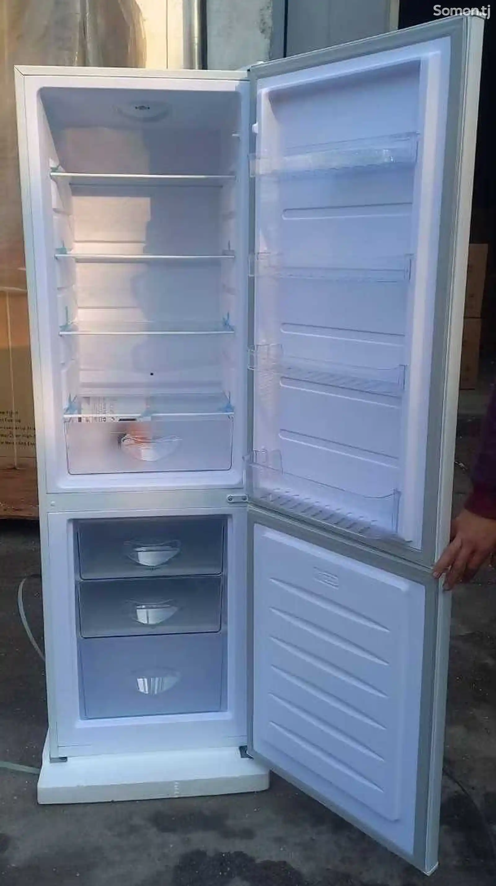 Холодильник Ferre 172см-2
