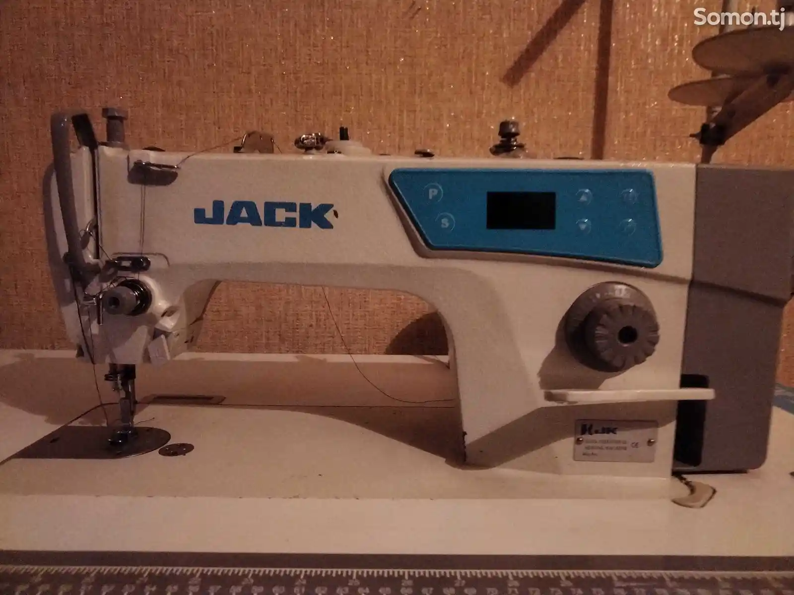Швейная машина Jack со столом-1