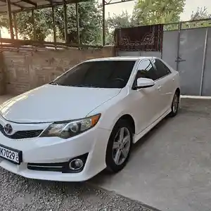 Toyota Camry, 2013