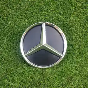 Знак облицовки от Mercedes W204