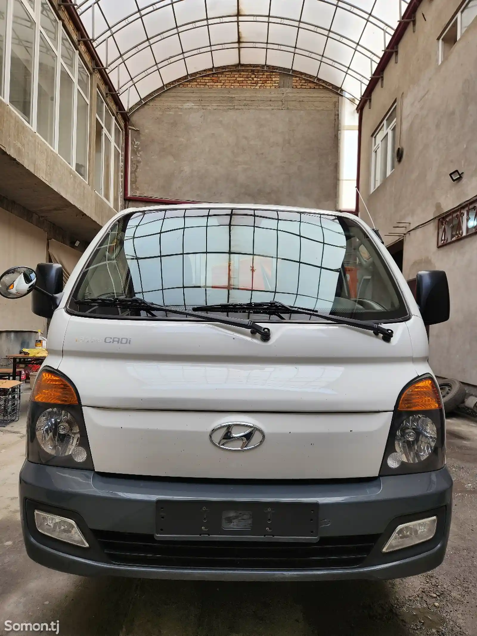 Бортовой автомобиль Hyundai Porter 2 Gold-3