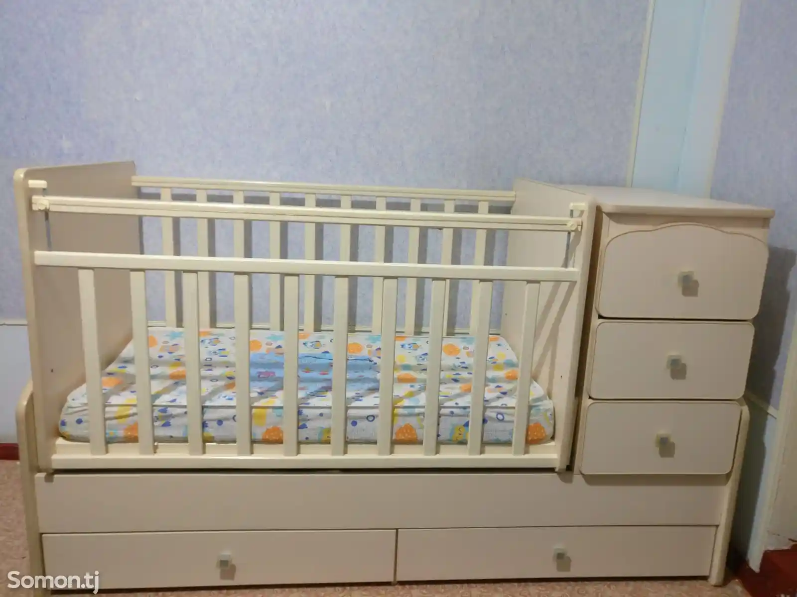 Детская кроватка со встроенным шкафчиком-2