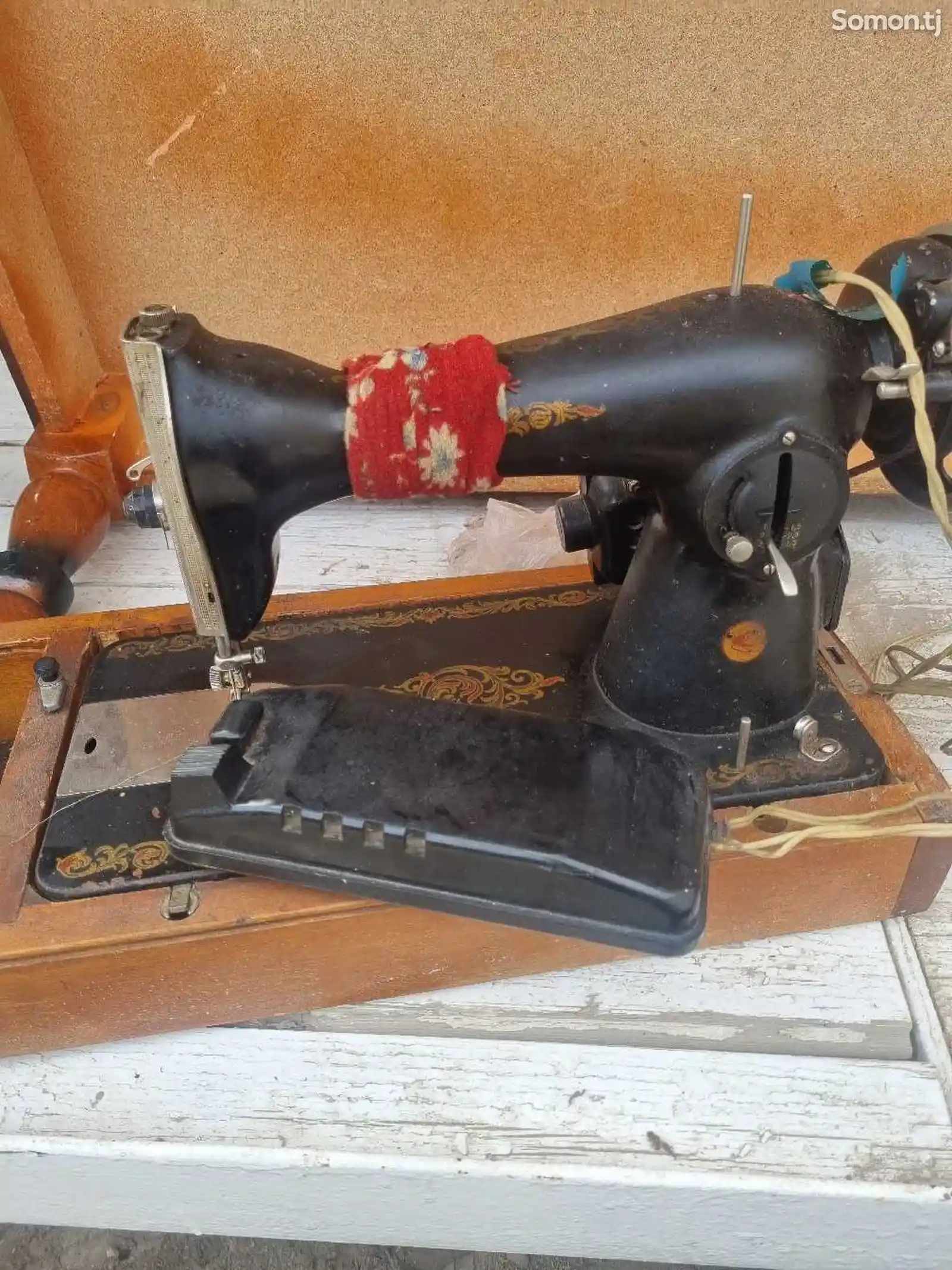 Электронная швейная машина с педалем-2
