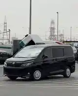 Toyota Voxy, 2014-2