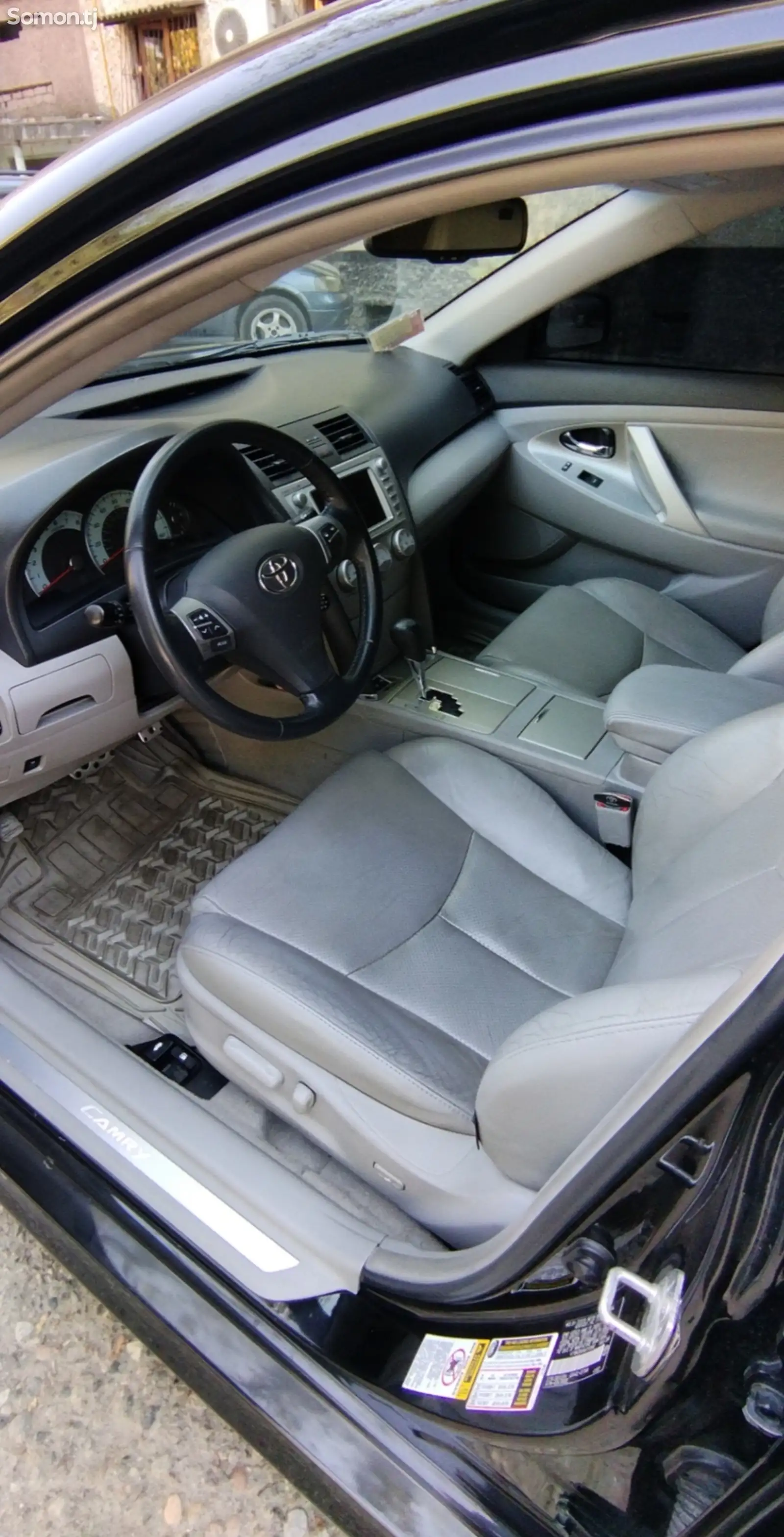 Toyota Camry, 2010-1