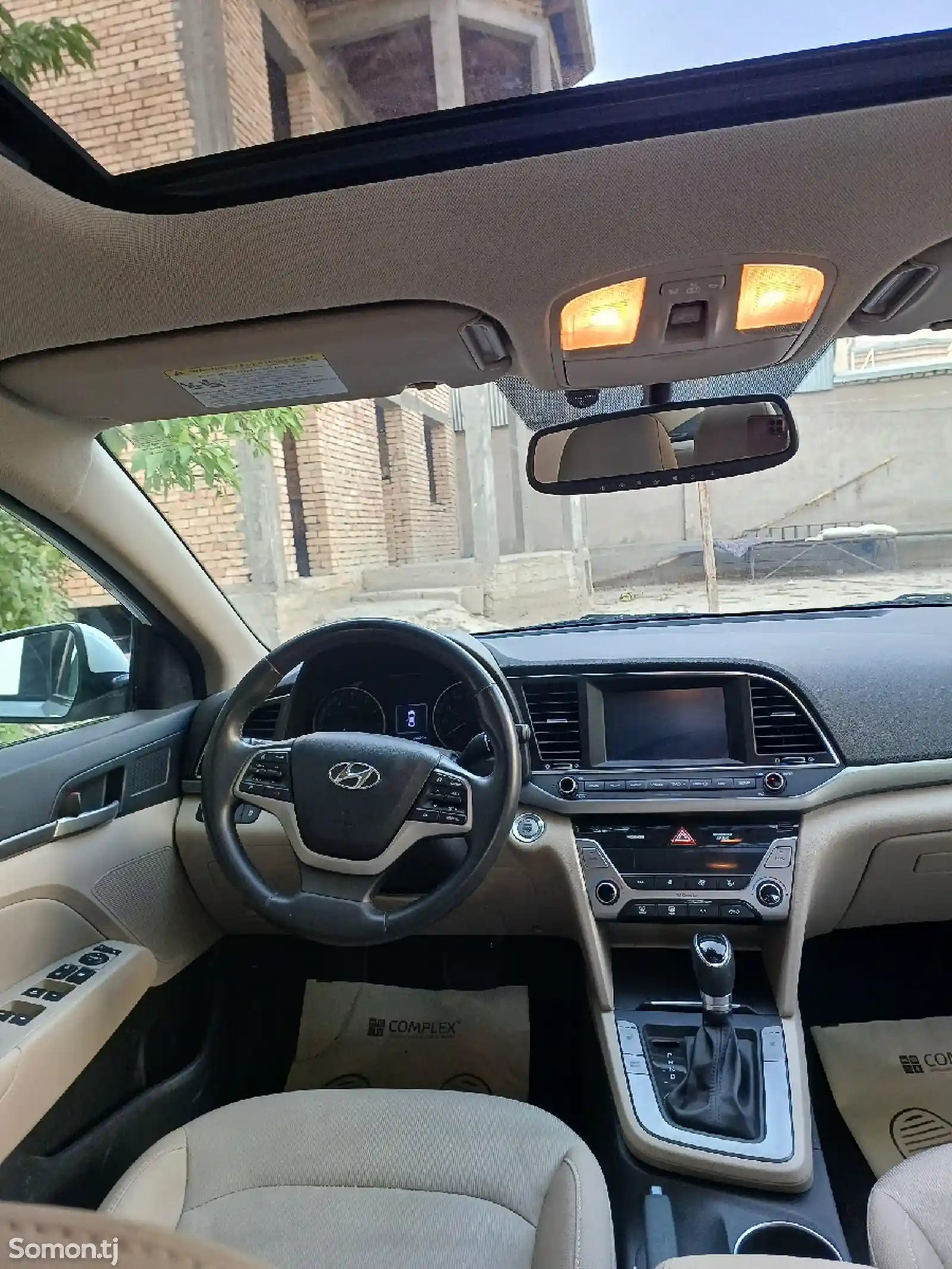 Hyundai Elantra, 2017-5