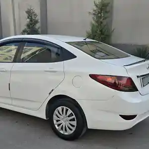 Hyundai Accent, 2015