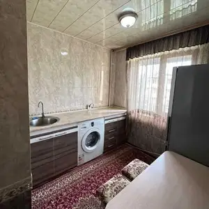 2-комн. квартира, 2 этаж, 60м², Универмаг