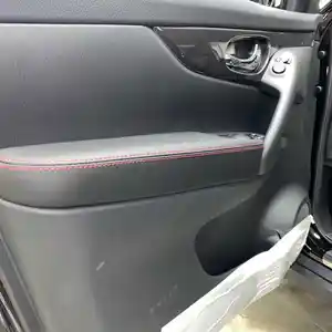 Перетяжка обшивки дверей авто