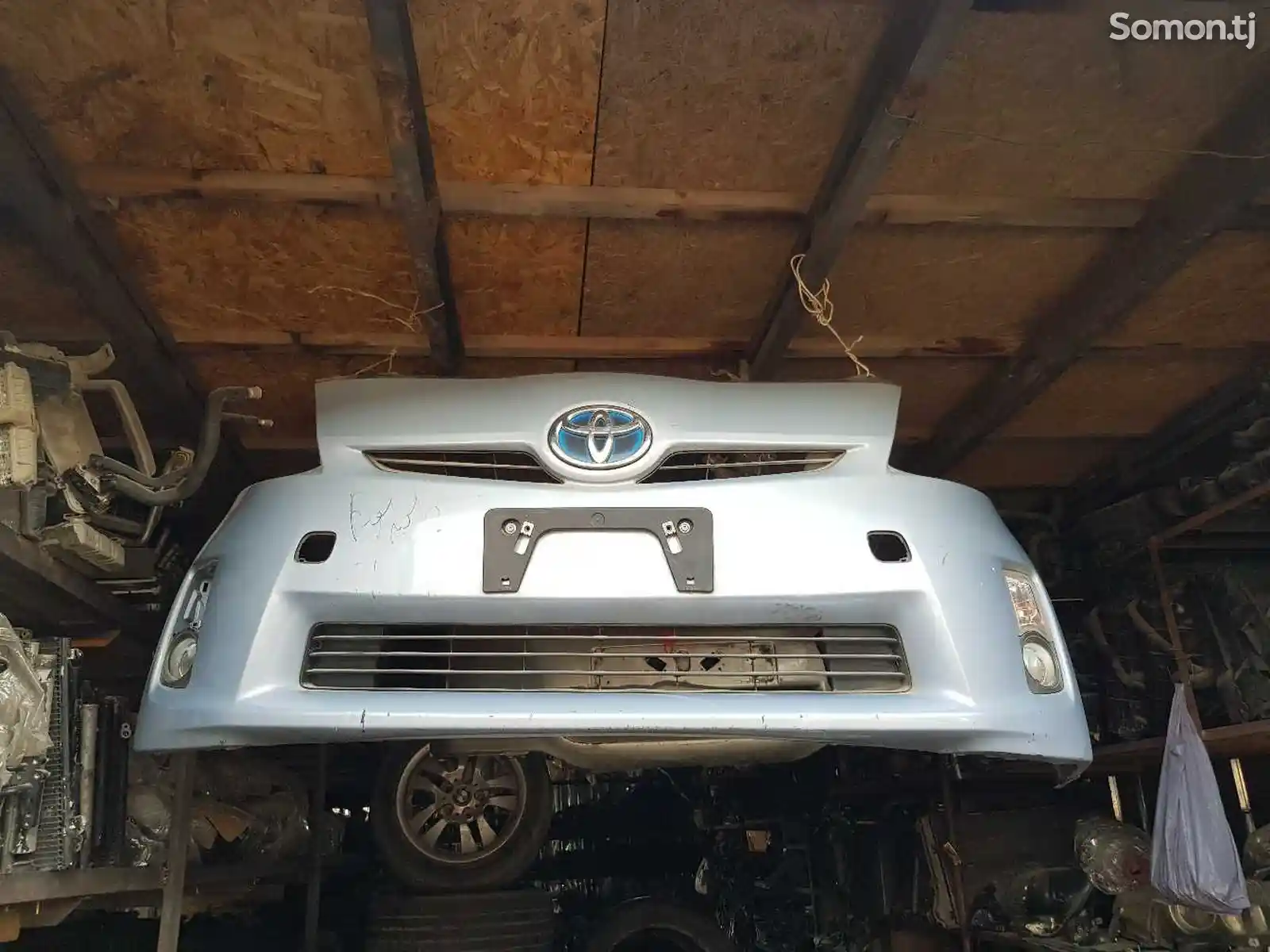 Бампер от Toyota Prius-4