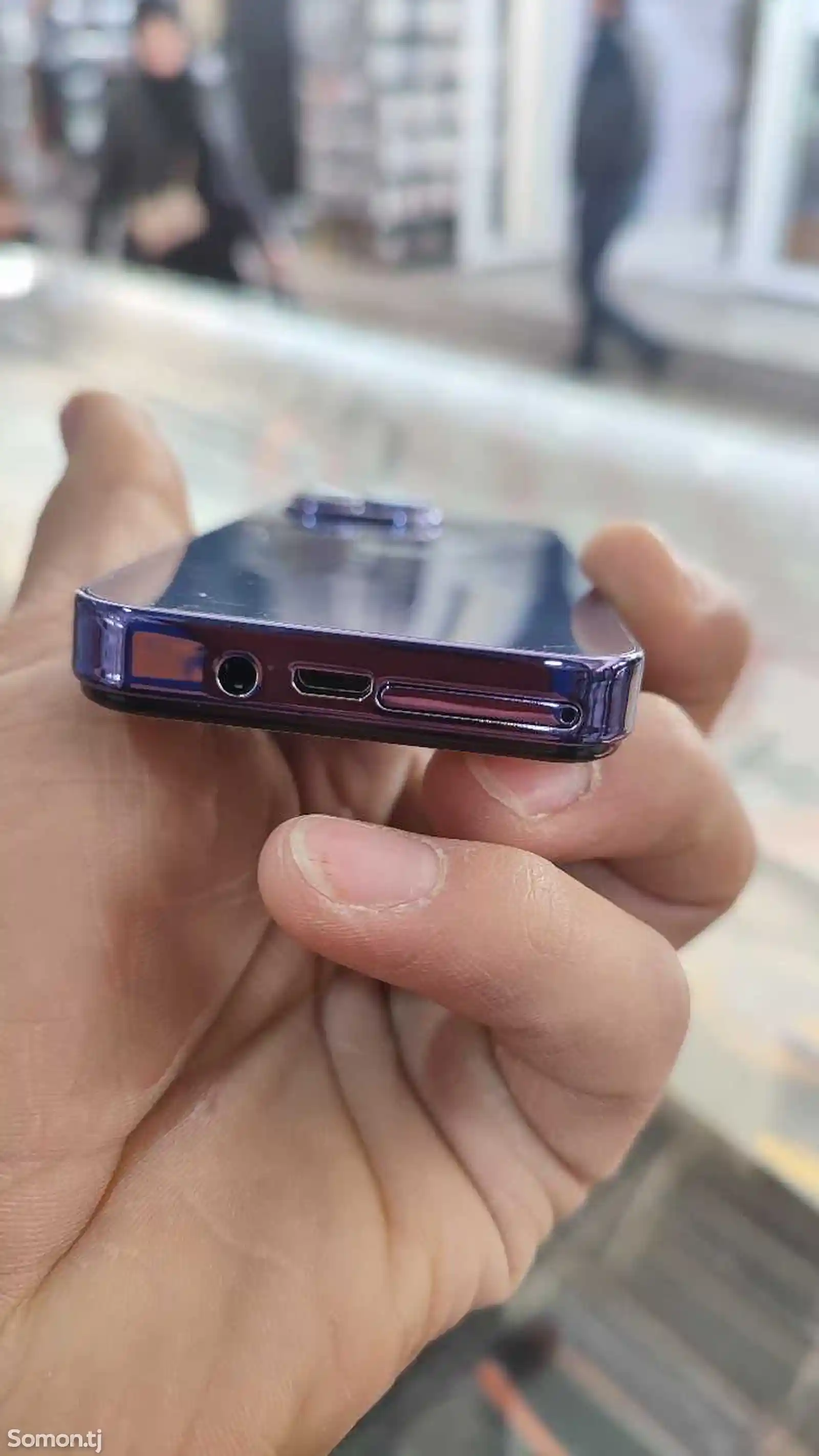 Apple iPhone 14, Purple-11