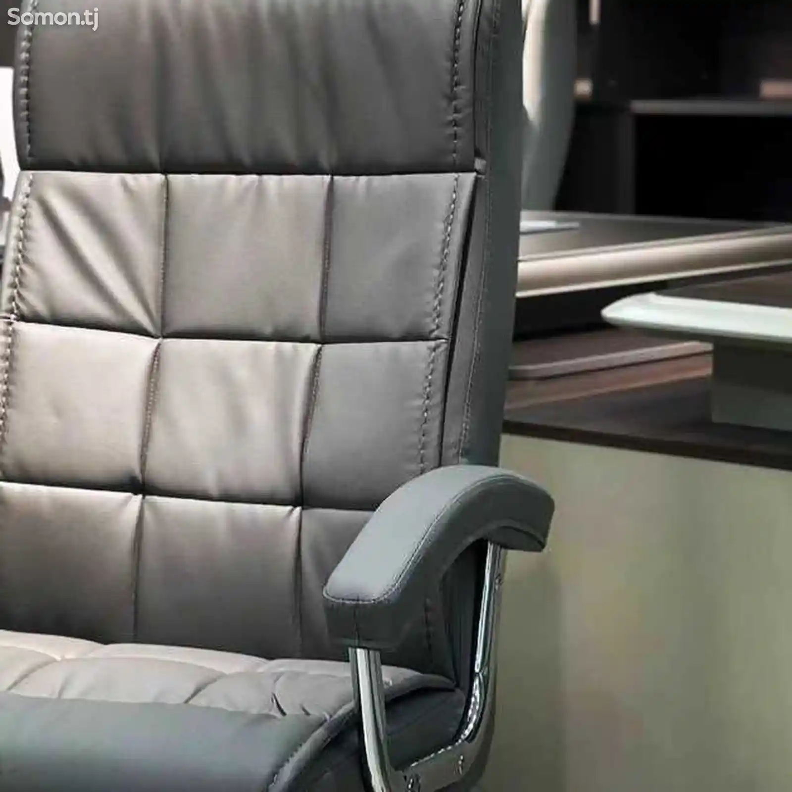 Кресло офисное-2