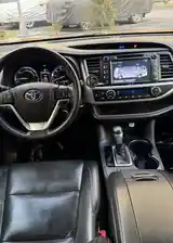 Toyota Highlander, 2015-10