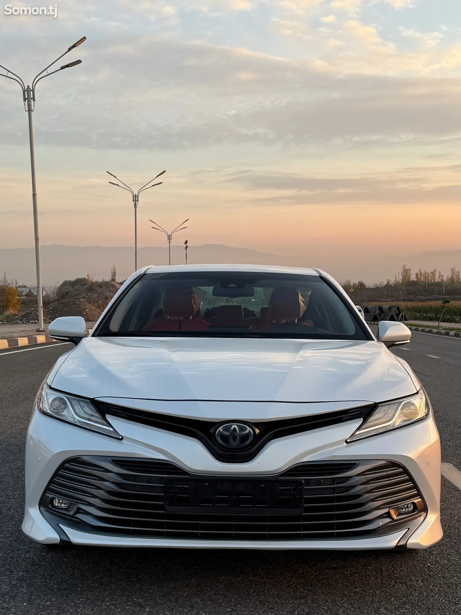 Toyota Camry, 2019-1