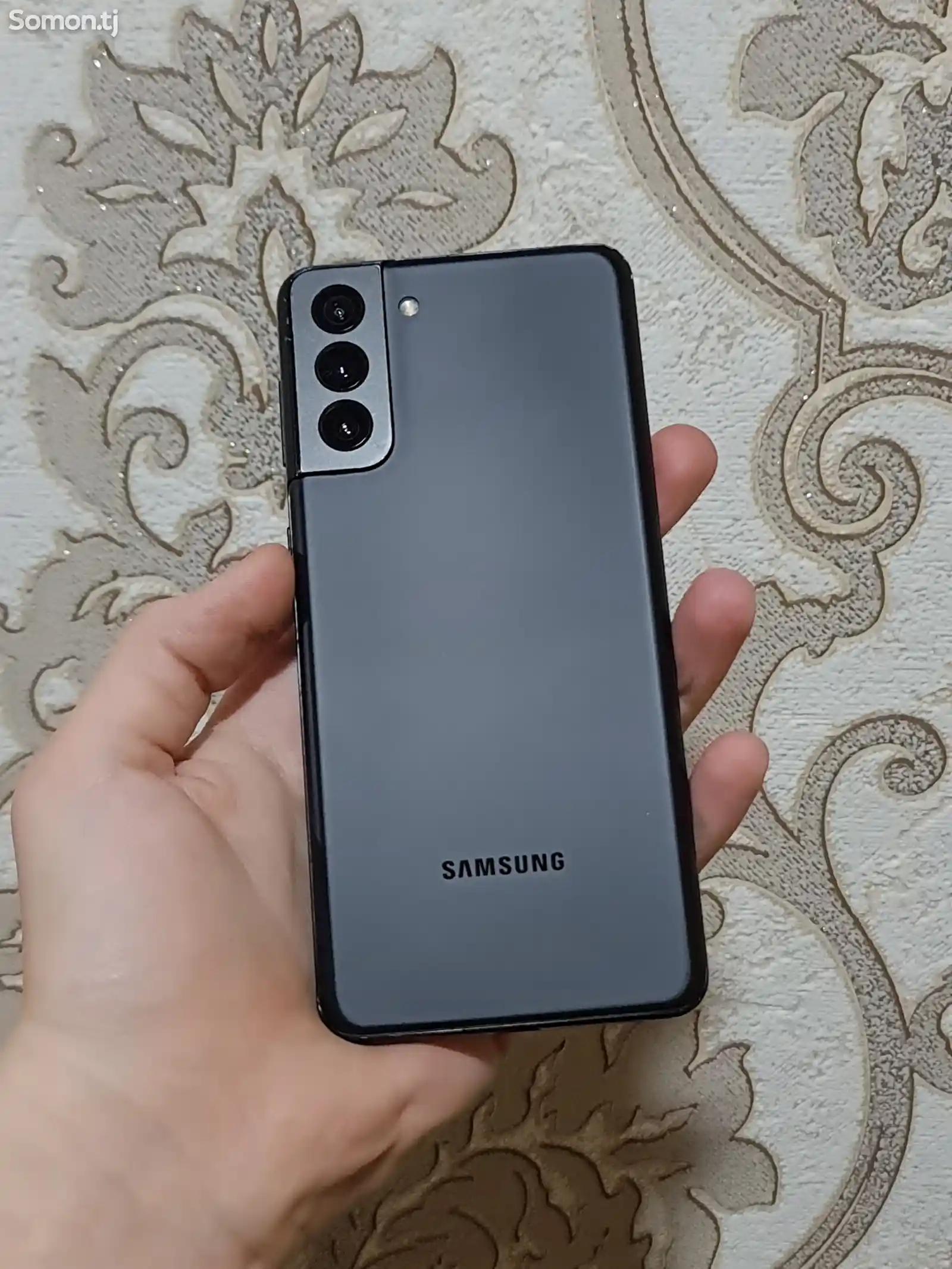 Samsung Galaxy S21+ Plus-1