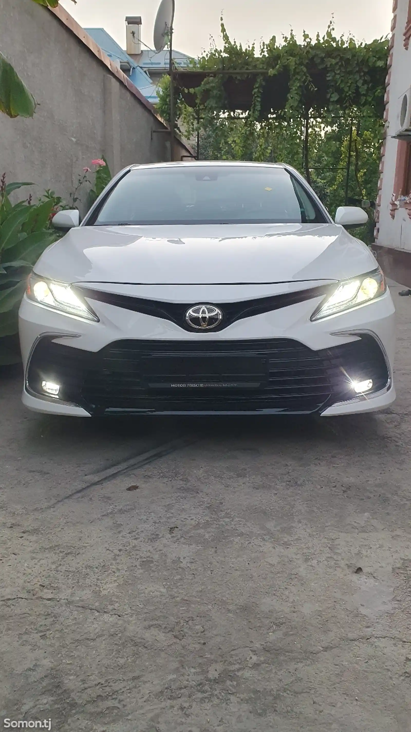 Toyota Camry, 2018-1